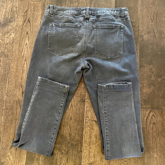 cabi Slim Boyfriend Jean, Style #3191, Gray, 6, EUC - Picture 11 of 11